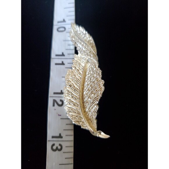 Sarah Coventry Signed Vintage Rhinestone Twisted Silver Tone Leaf Brooch Pin - Picture 7 of 8